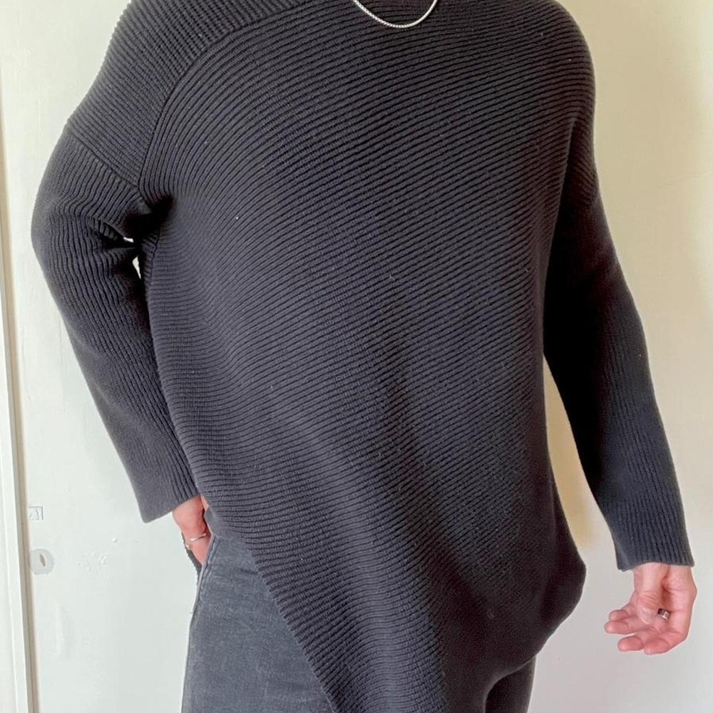 Sibyl of No. 17 black asymmetrical sweater Size S #knitwear #asymmetrical